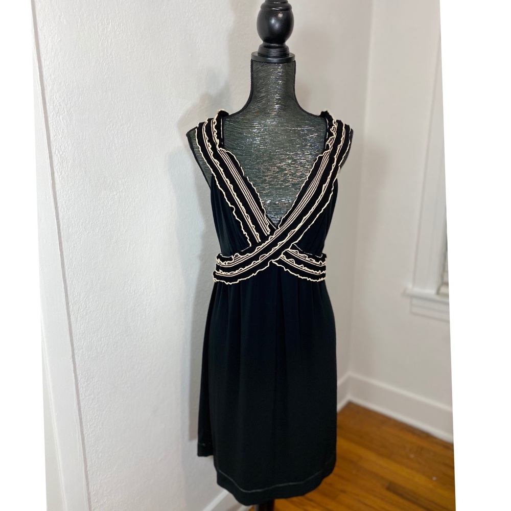 Max Studio Black w/Cream Ruffle V-Neck Waist Dress